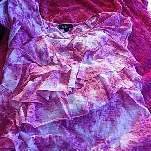 CUTE..CUTE PINK AND WHITE " RUFFLE " TOP. SIZE L/P - Picture 3 of 3